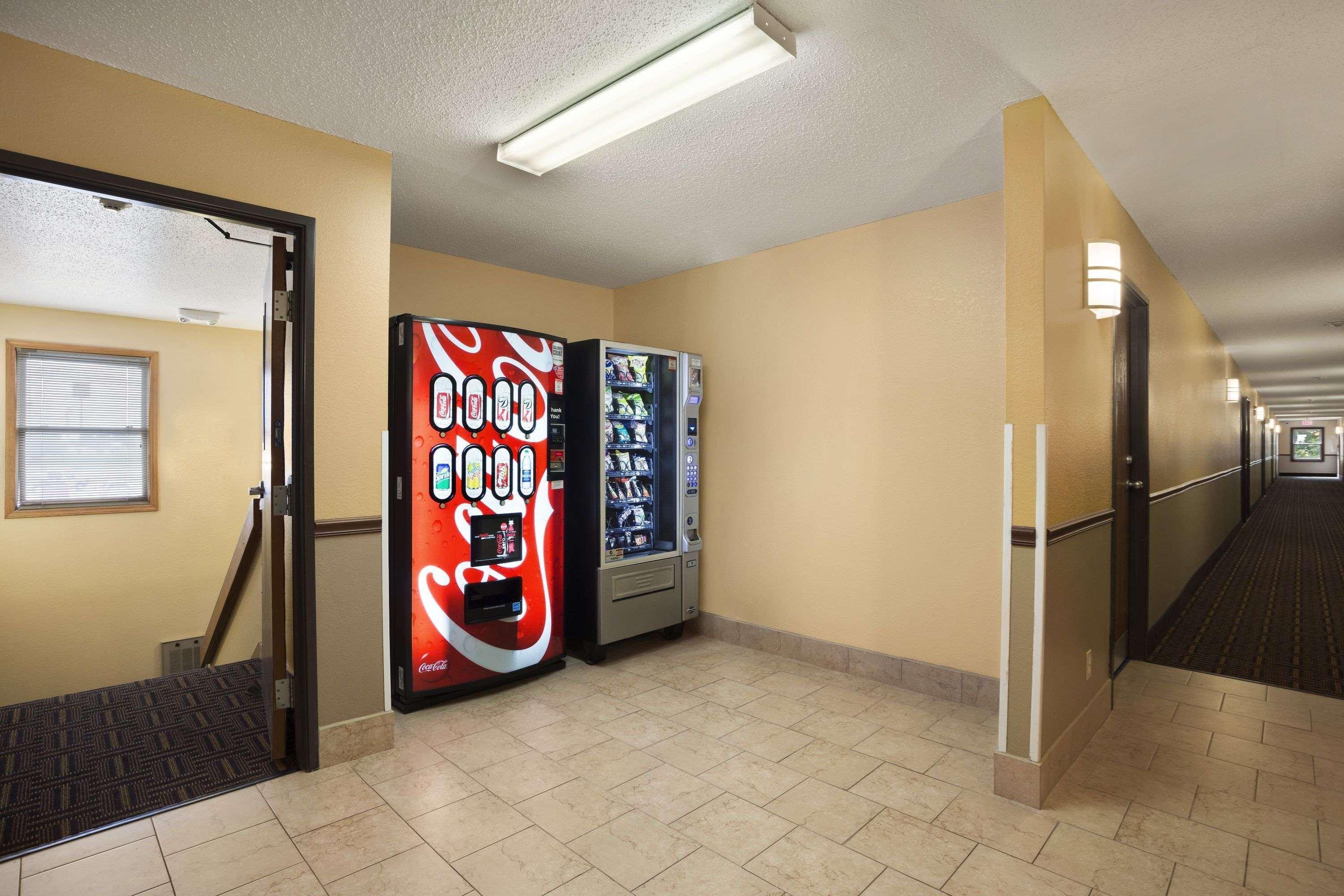Hotel Super 8 By Wyndham Mattoon Exterior foto